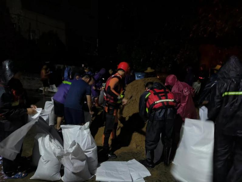 极速飞艇
委副书记、县长刘剑率队高效处置4.png