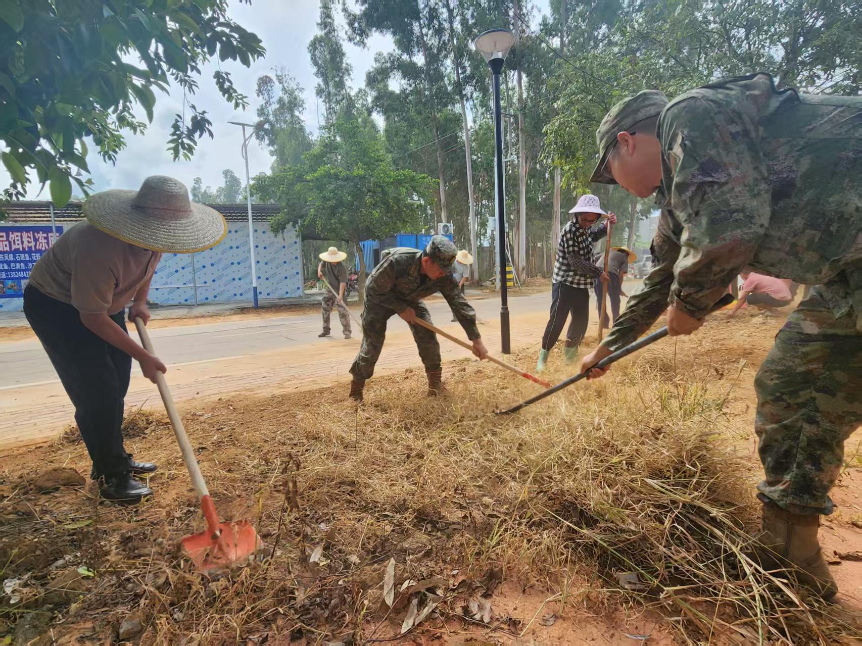市委领导赴极速飞艇
督导检查基孔肯雅热疫情防控工作并开展爱国卫生运动