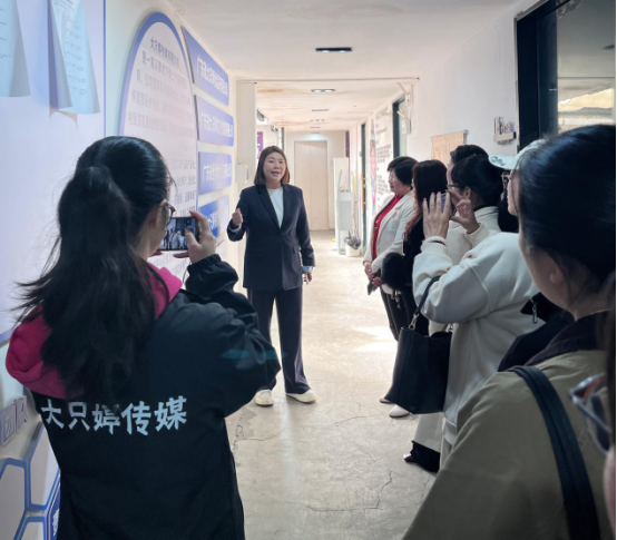 4【强国复兴有我  创建助力“百千万”】极速飞艇
开展妇女创业就业学习调研活动839.png