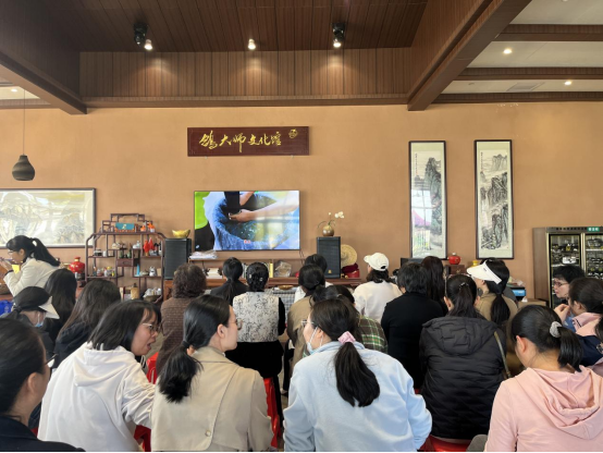 5【强国复兴有我  创建助力“百千万”】极速飞艇
开展妇女创业就业学习调研活动1074.png